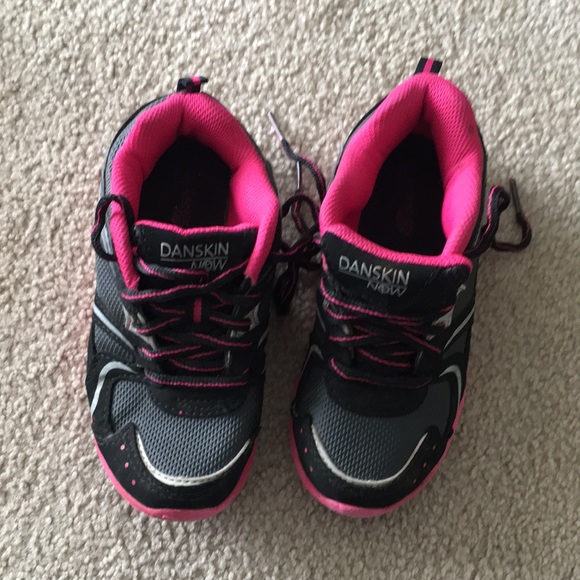 danskin now tennis shoes